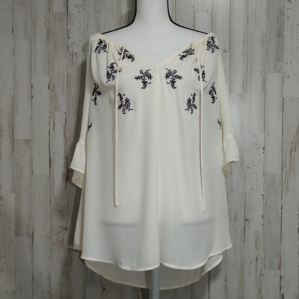 NWT Lane Bryant Cream Embroidered B…